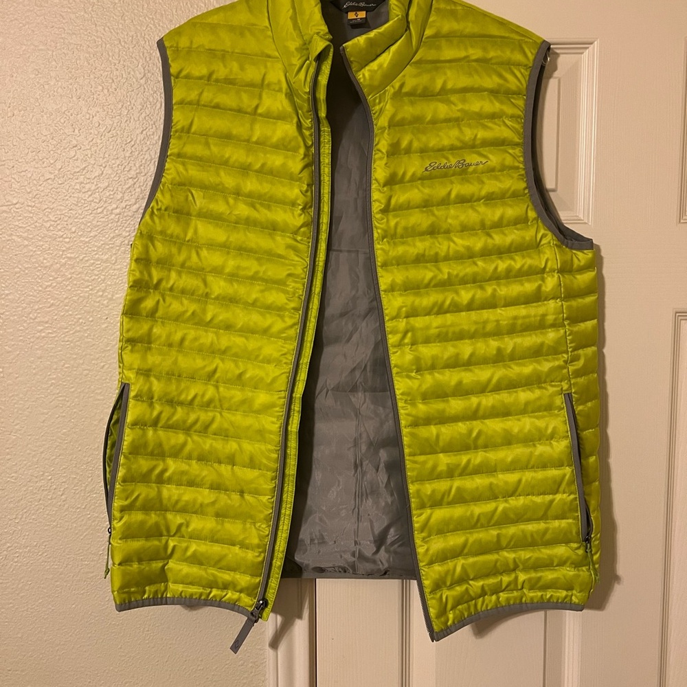Eddie Bauer EB700 Travex Quilted Puffer Vest – Men’s Medium